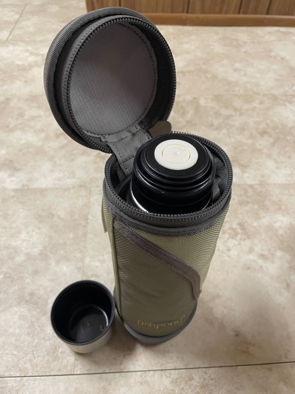 Fishpond Olive Green thermos - Picture 2 of 3